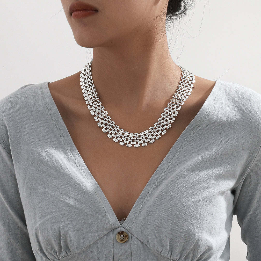 exaggerated atmosphere hollow chain necklace women