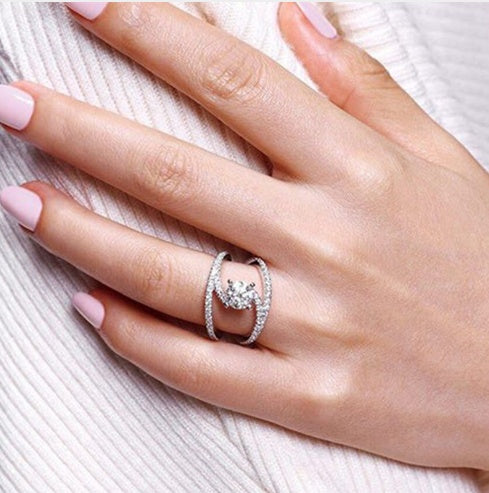 Fashionable Gorgeous Zircon Curved Rings Women'