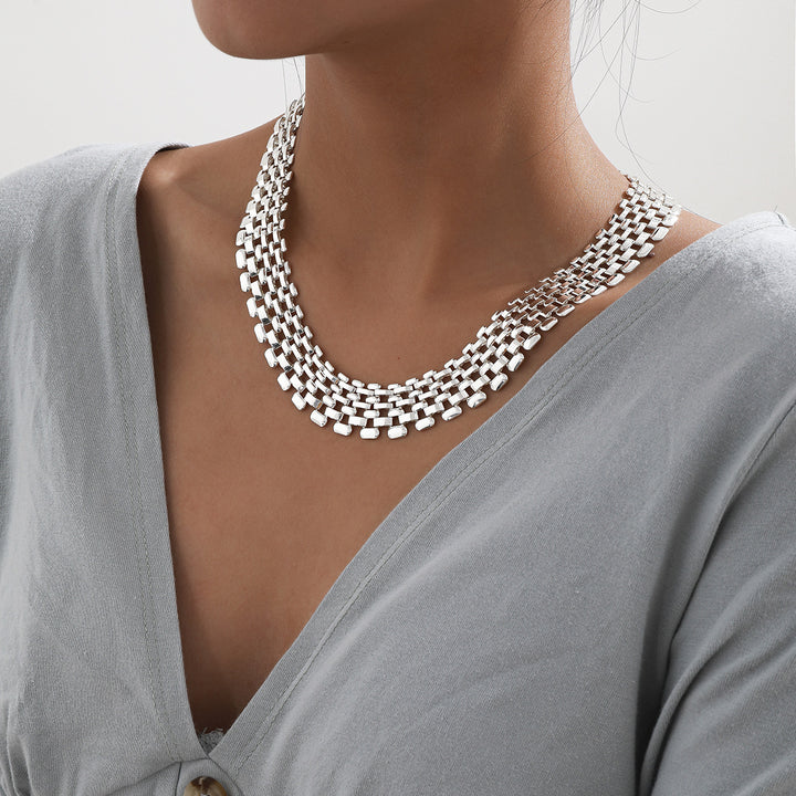 exaggerated atmosphere hollow chain necklace women