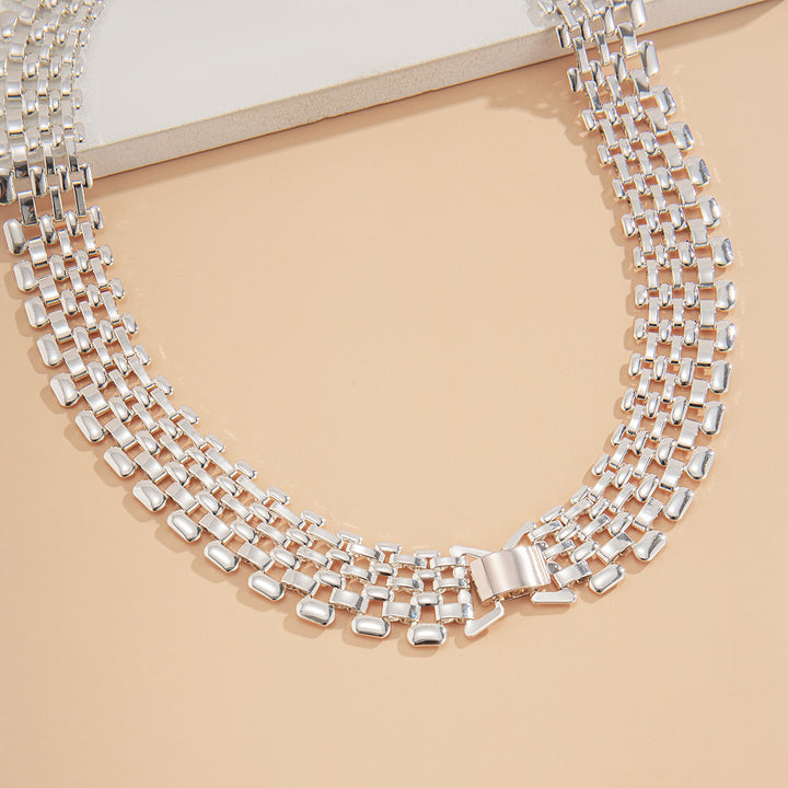 exaggerated atmosphere hollow chain necklace women
