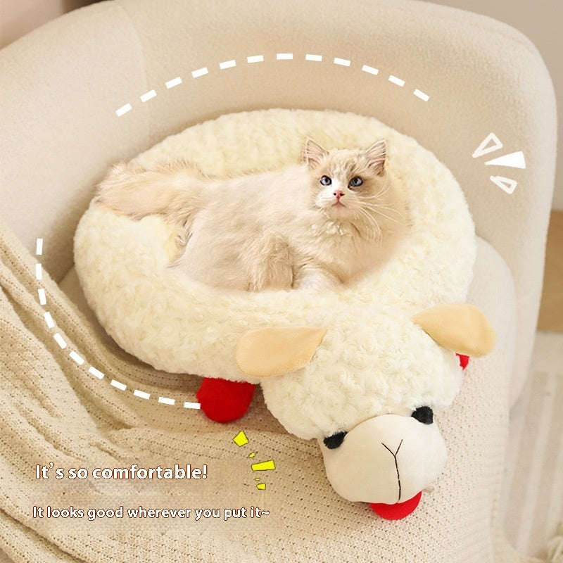 Cozy plush dog cat mattress with a cat comfortably resting on it, featuring a soft sheep design.